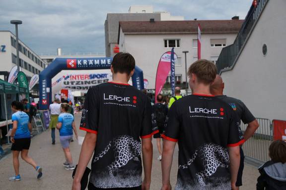 Werbe-Laufshirt mit Lerche: Logo