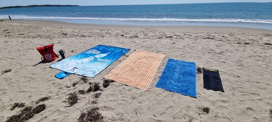 Marken-Handtücher mit Logo-Anbringung in bester Hotelqualität am Meer Marken-Handtücher mit Logo-Anbringung in bester Hotelqualität am Meer