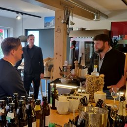 Chef und Metzgermeister Florian Seidl vom Thomahof aus Königsdorf bei seinem Fleischvortrag.