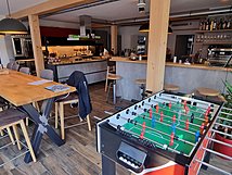 Die Wuiderer Lounge mit einer voll ausgestatteten Gastro-Küche