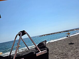 Der Shopper Basket mit Logo unterwegs am Strand von San Remo, Italien