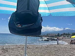 Kulturtasche Circle blau am Strand