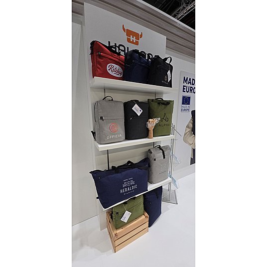 Premium Werbe-Taschen und Werbe-Rucksäcke mit Logo in vielen verschiedenen Modellen und Farben erhältlich