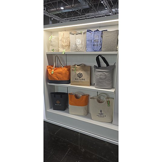 Halfar ist ein renommierter Hersteller von Werbetaschen, die für ihre hohe Qualität und Vielseitigkeit bekannt sind. 