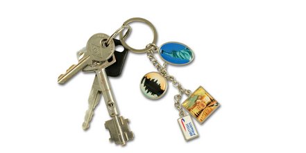 Alltagstauglicher Streuartikel: Schlüsselanhänger mit Logo als Doming