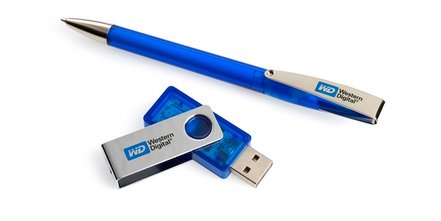 Bedruckte Kugelschreiber + USB-Stick, farblich abgestimmtes Geschenkset