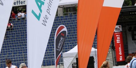 Bowflag als aufmerksamkeitsstarkes Event-Werbemittel