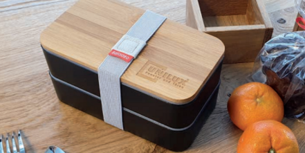 Bentobox mit Werbe-Lasergravur auf Bambusdeckel