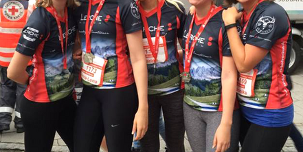 Beim Alpenland Firmenlauf in vollflächig bedruckten Laufshirts mit vollflächigem Sublimationsdruck