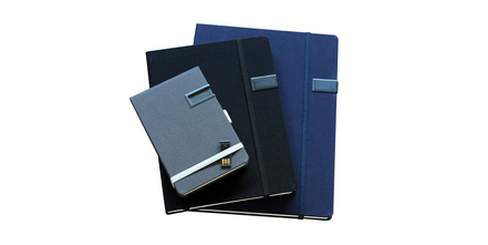 Moderne bedruckte Notizbücher mit integrierten USB-Sticks – Trendige und praktische Kombination