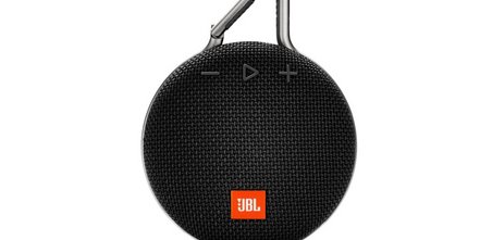 Bedruckter JBL Clip 3 Bluetooth Lautsprecher zum praktischen Anhängen an Rucksack oder Business Tasche