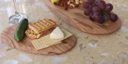 Edle Schneidebretter aus hochwertigem Olivenholz in verschiedenen Formen