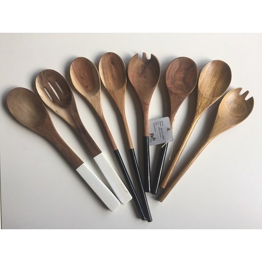 Salatbesteck aus Akazienholz mit Logo