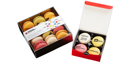 Trendgebäck 2015: Französische Macarons in individuell bedruckter Kartonbox als süße Werbe-Neuheit