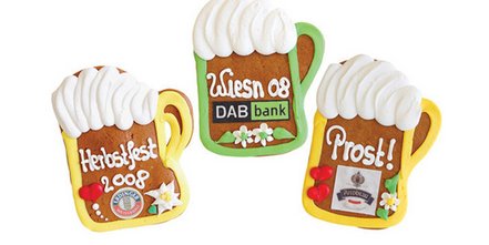 Verzierte Lebkuchen in Bierkrug-Form für das Oktoberfest 2015