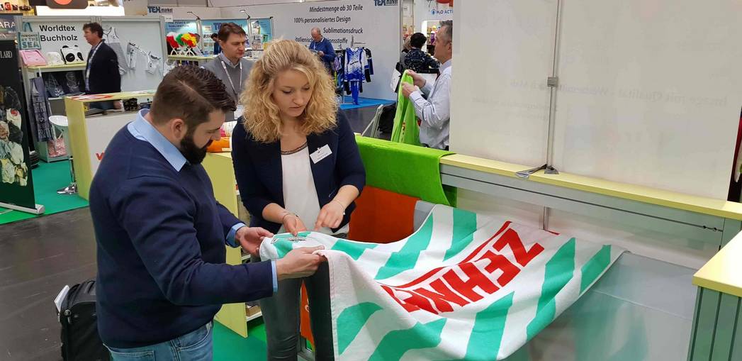 Weiterbildung: Für unsere Kunden vor Ort im Gespräch mit den Spezialisten aus unseren Produktionen