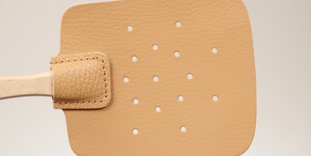 Fliegenklatsche mit Logo-Einbrand als Werbemittel