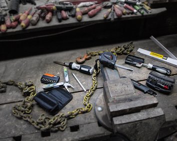 Werkzeuge mit Logo bei Lerche