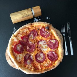 AdHoc Pfeffermühle aus Akazienholz , logo-lasergraviert