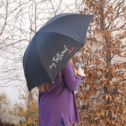 Bedruckter, naachhaltiger Werbe-Regenschirm aus recycelten Materialien