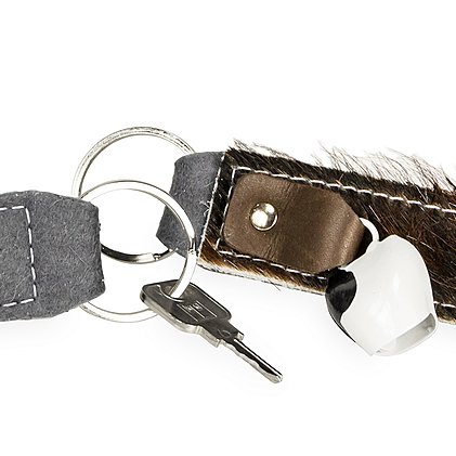 bedruckbarer oder bestickbarer Schlüsselanhänger aus Filz mit handbemalter Kuhglocke als Design-Element