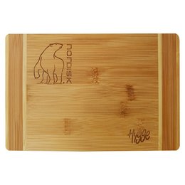 Brotzeitbrett aus zweifarbigem Bambus mit Logo-Lasergravur