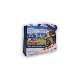 Die VR Bank Werdenfels eG wirbt mit bedruckten PP Woven Taschen