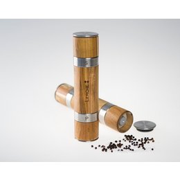 Edle Idee für Ihren Tisch: Gravierte Duo Pfeffer- und Salzmühle aus Holz „DUOMILL“ für Lerche:
