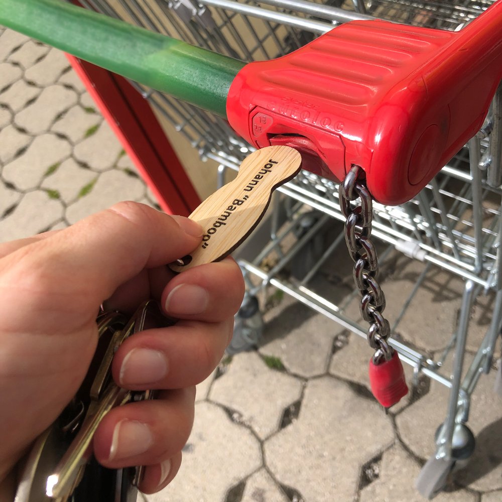 Nachhaltige Einkaufswagenlöser in Action 