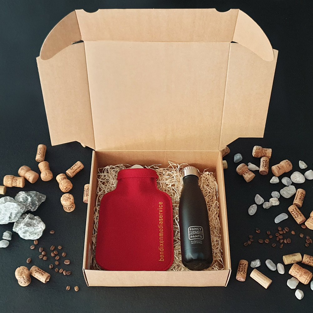 Werbe-Geschenkbox-mit-wärmenden-Werbemitteln