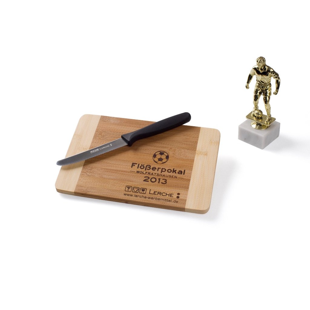 Fußball Pokal Brotzeitbrett aus Bambus mit Gravur für den Flößerpokal Wolfratshausen 2013