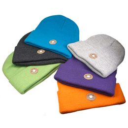 Hochwertige Strickmützen mit individuellen Textilpatchs