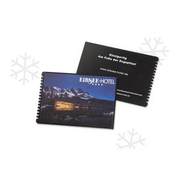 Individuell bedruckbarer Eiskratzer-Postkarte als nachhaltige Weihnachtskarte für Eibsee-Hotel