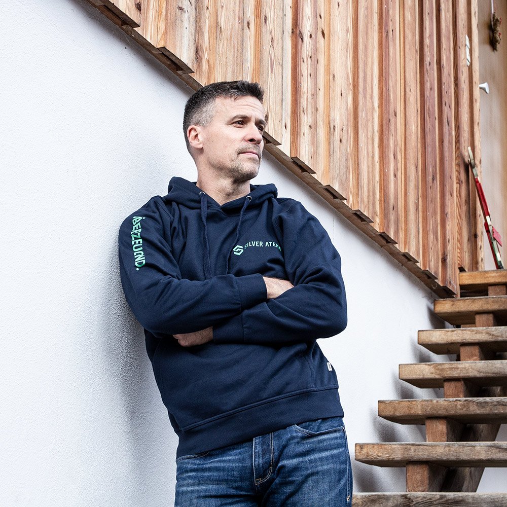Coole Mitarbeiterkleidung: Hochwertige, bequeme Kaputensweater im Firmendesign