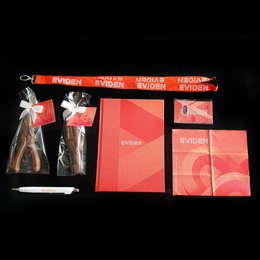 Werbegeschenk-Set mit nützlichen Büroartikeln und Schoko-Werkzeug