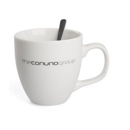 Jumbotasse aus Porzellan mit Gravur