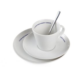 Klassisches Kaffeeservice aus Porzellan für Gästebewirtung im Firmendesign