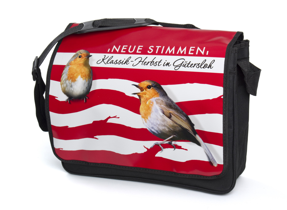 Kultige bedruckte Umhängetasche FlapBag aus LKWPlane mit PlakatPhoto