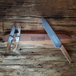 Magnetische Messerleiste aus Akazienholz mit Werbung lasergraviert