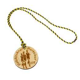 Nachhaltige und FSC zertifizierte Holzmedaille für Holzkirchenr Lauf aus Birke mit Logo-Gravur und gedrehter Kordel