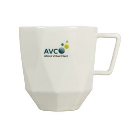 Marken-Porzellan-Werbetasse bedruckt mit dem Polygone-Effekt, spiegelnde Linien und Kanten