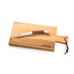 Nachhaltigee Werbe-Schneidbrett aus zertigiziertem Akazienholz.