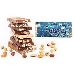 Werbe-Schokolade mit ganzen Nüssen