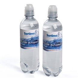 Individuell bedruckbares Smart-Label, gut sichtbar auf dem zylindrischen Teil der PET-Wasser-Flasche