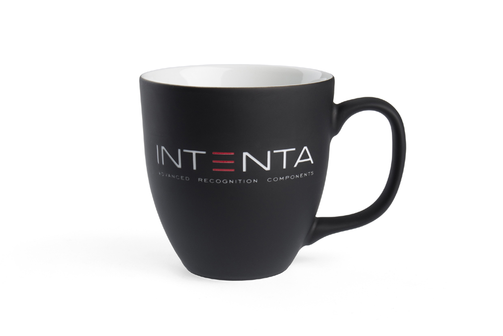 Mit Logogravur stilvolle Porzellan-Kaffeetasse in mattschwarz für Intenta GmbH