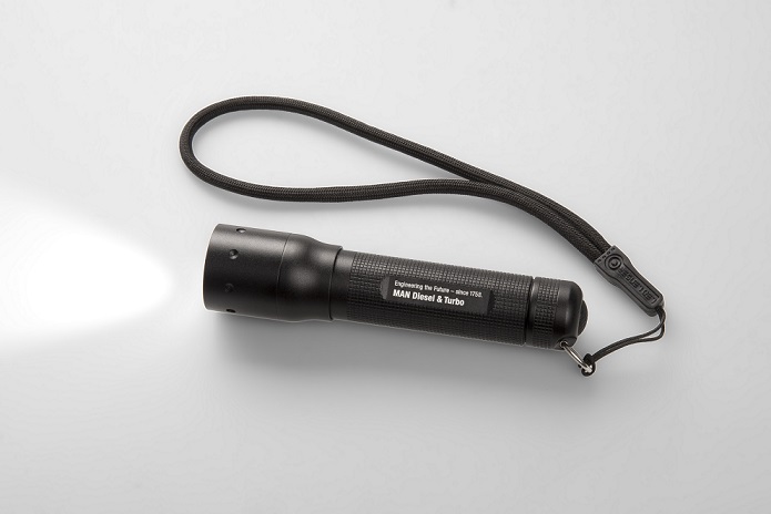 Led Lenser P5E - Torcia Elettrica A Mano LED Nero Con Messa A Fuoco Regolabile