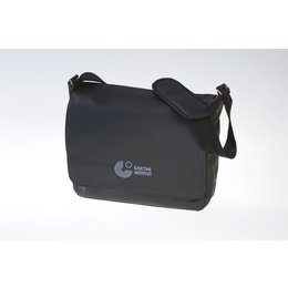 Notebooktasche aus LKW-Plane mit Logo-Stick