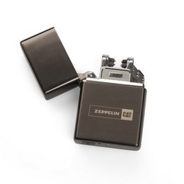 Lichtbogenfeuerzeug aus metall mit aufklappbaren Metallgehäuse und individueller Lasergravur