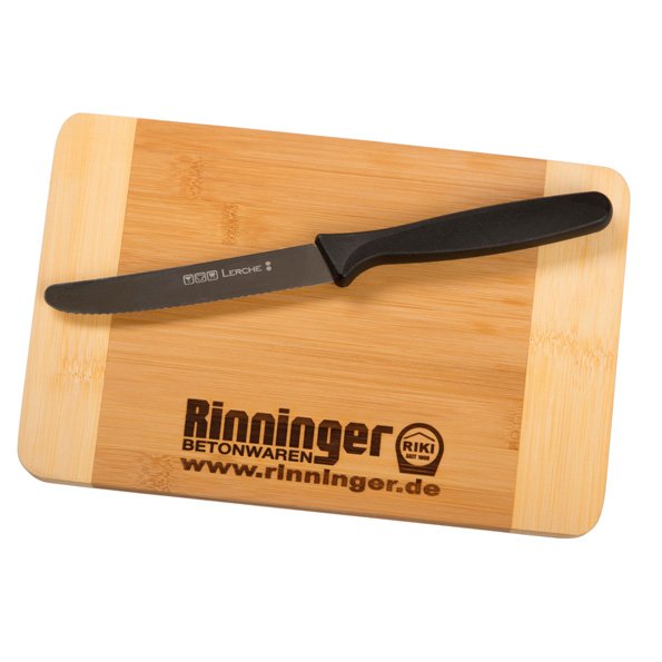 preisgünstiges Werbe-Bambusbrett mit Logo-Brandstempel für Hans Rinninger 