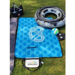 vollflächig bedruckte Picknickdecke mit Logo